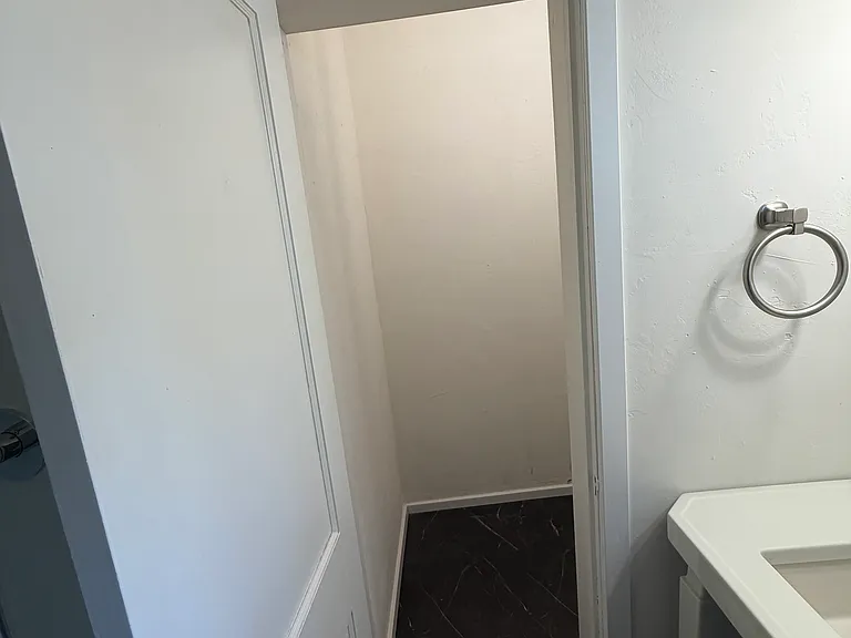 536 N Durkee St #3 — Photo 7