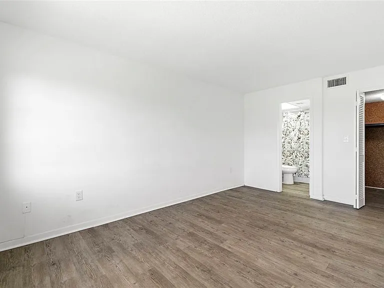 8950 Park Blvd #201 — Photo 26