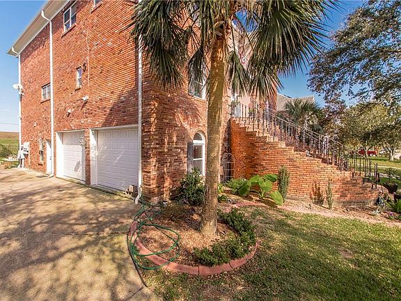 2nd image of 28 Mesa St