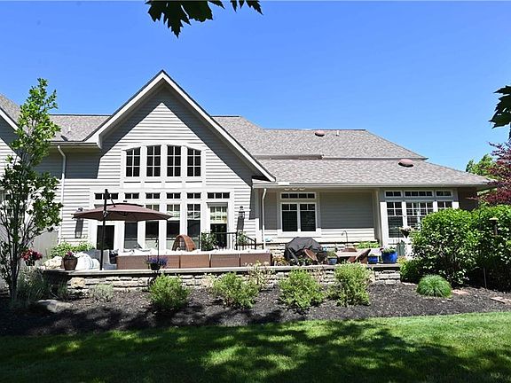 5th image of 100 Ashbourne Dr #7