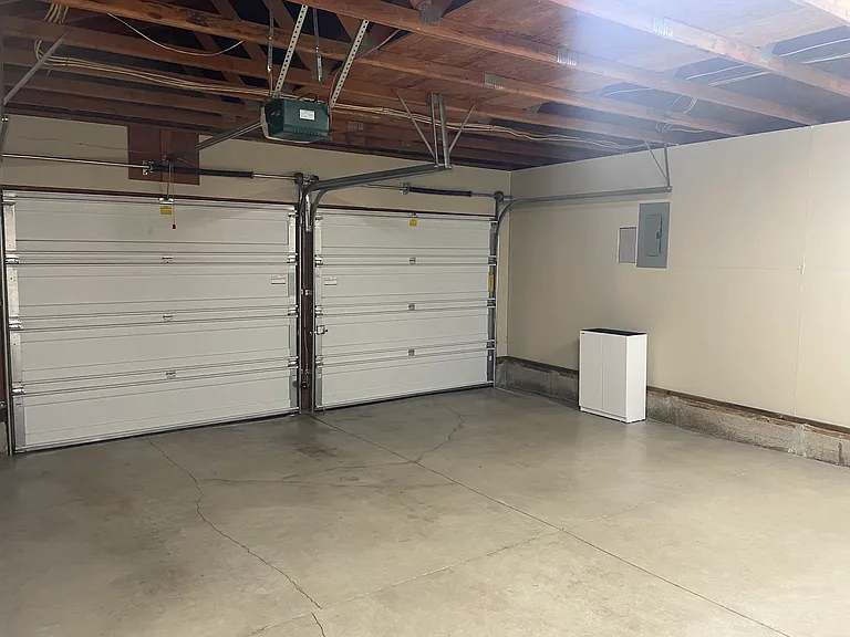 3844 Peppertree Dr — Photo 30