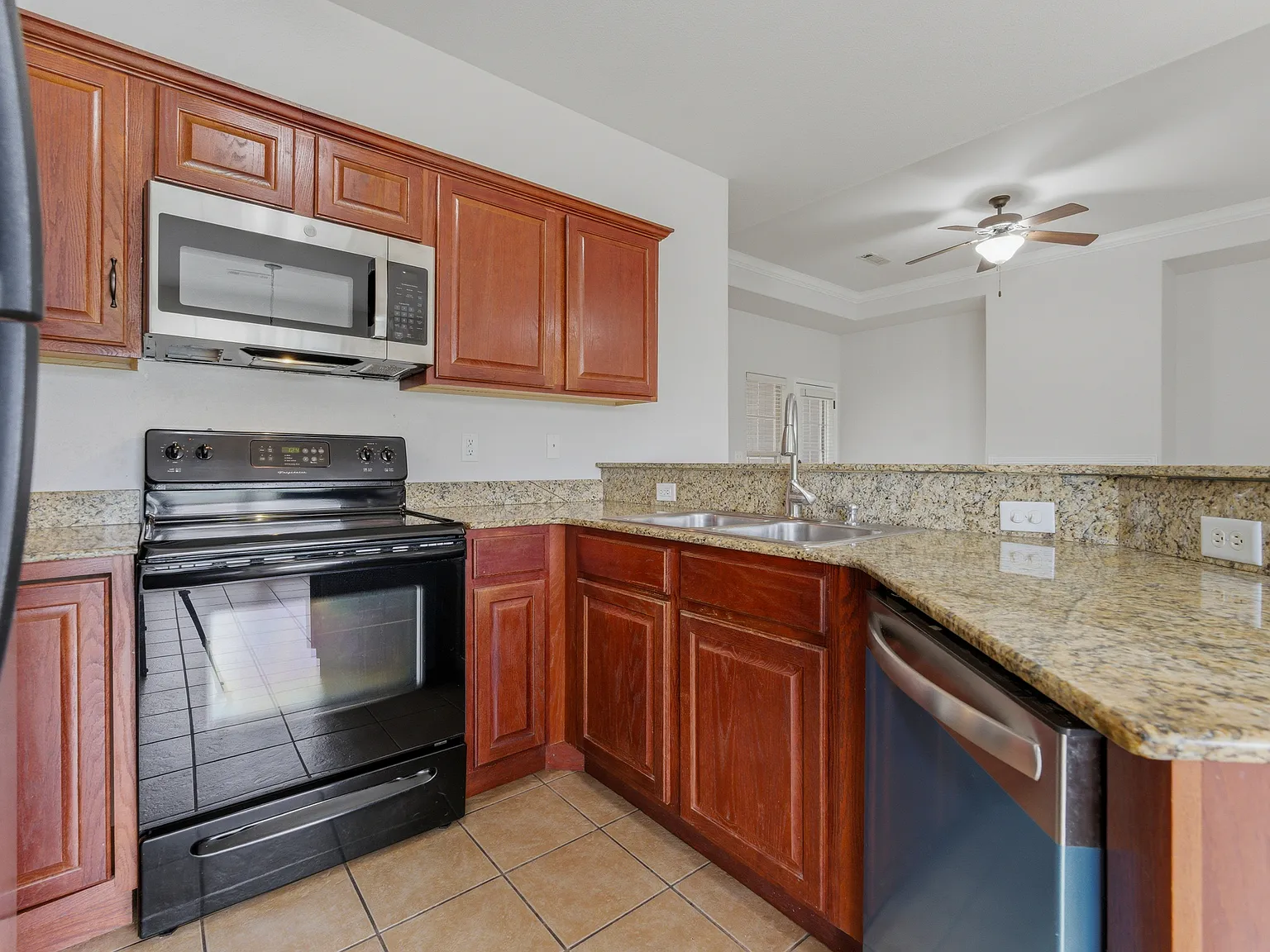 3 bed, 1515 sqft, $1,800 — Photo 4