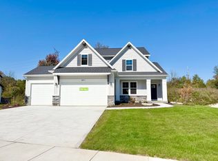 5911 Valley Point Dr, Caledonia, MI 49316