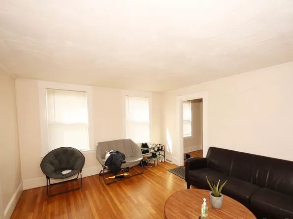 62 Bedford St, Waltham, MA