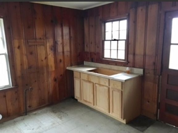 3rd image of 2798 Princeton Ave