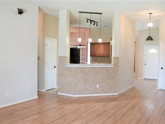 2nd image of 220 Gainer Dr