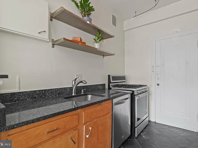 2737 Devonshire Pl NW #110 — Photo 10