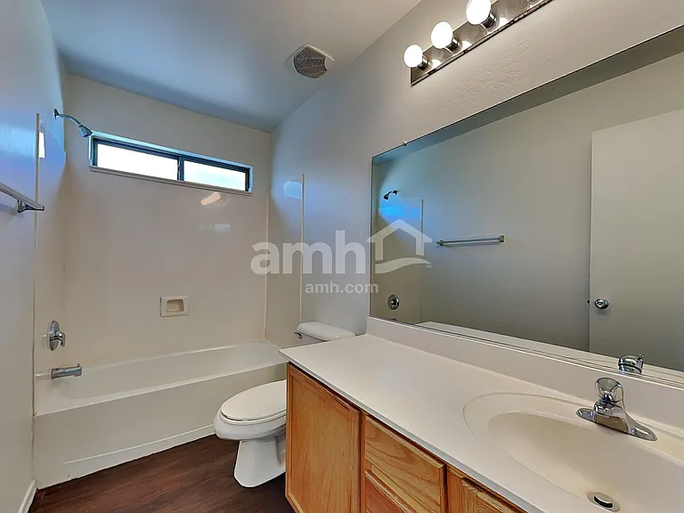 6727 W Desert Ln — Photo 16