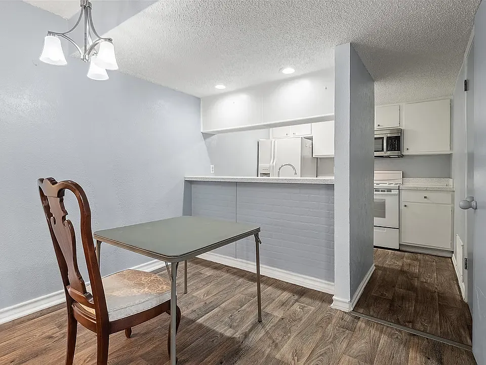 1 bed, $1,000 — Photo 4