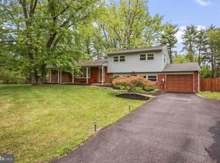 13 Glenview Dr, Princeton, NJ 08540