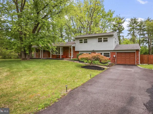 13 Glenview Dr, Princeton, NJ 08540