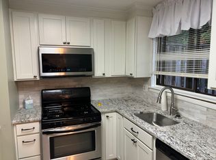 285 Queen St #10-J, Southington, CT 06489
