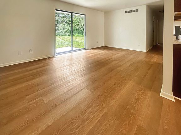 4th image of 4830 Norfolk Cir