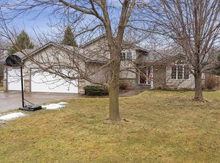 38197 Casselberry Dr, North Branch, MN 55056