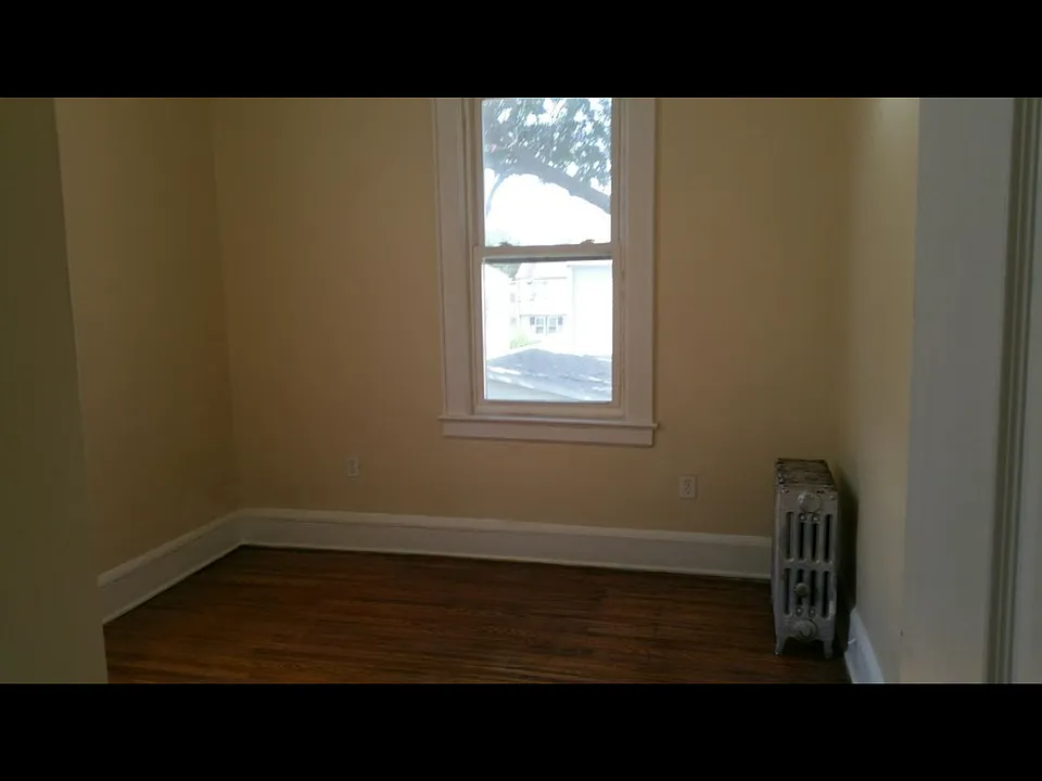 24 Underwood St