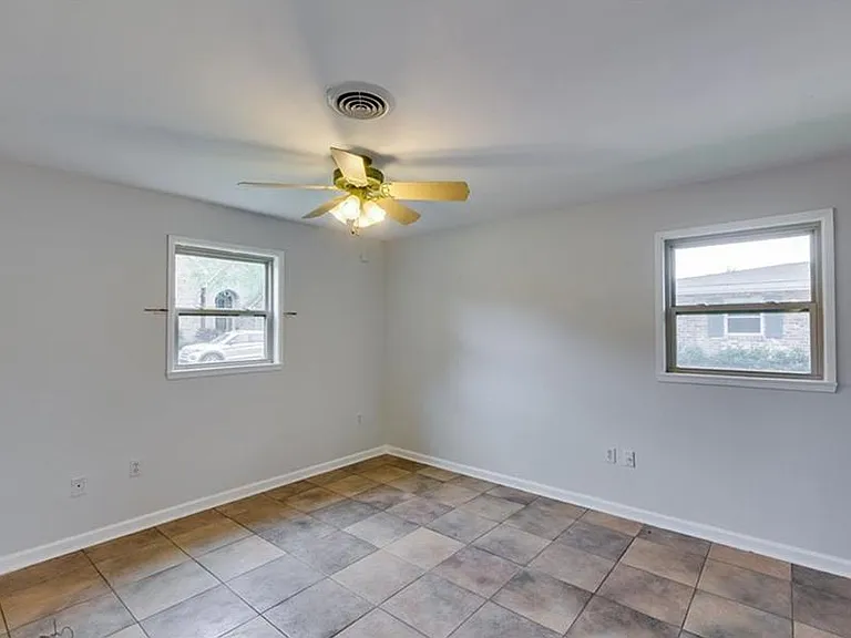 558 Ashlawn Dr — Photo 12