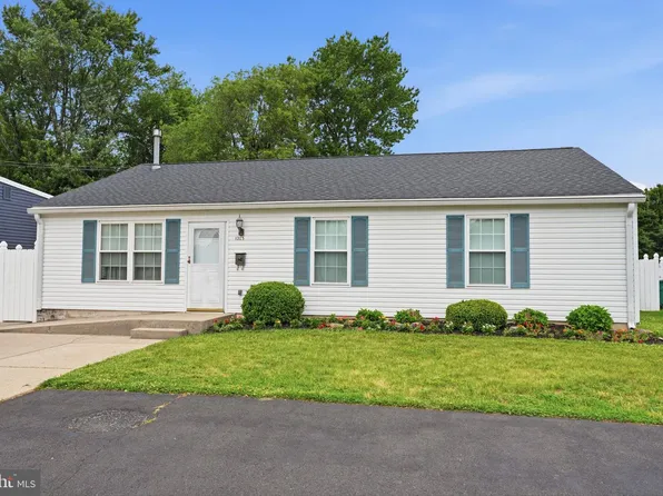 1325 Dixon Ave, Croydon, PA 19021