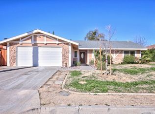 41180 Toledo Dr, Hemet, CA 92544
