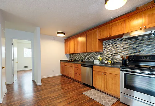 7411 N Fessenden St #7411 Photo 1