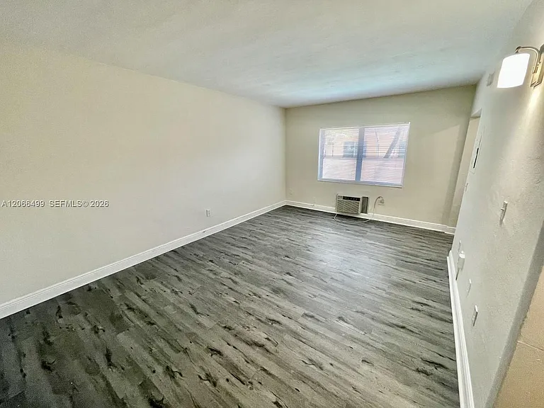 218 Santillane Ave #21 — Photo 4