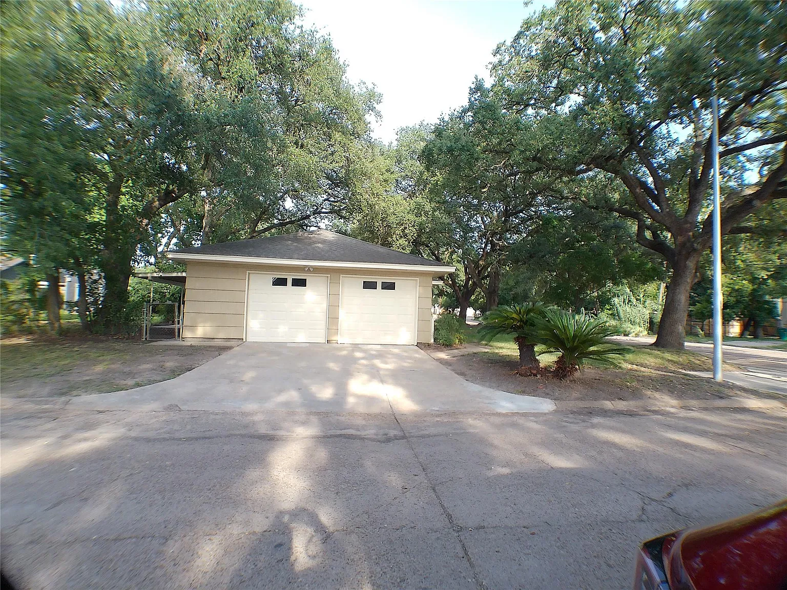 3 bed, 2.0 bath, 1182 sqft, $1,800 — Photo 1