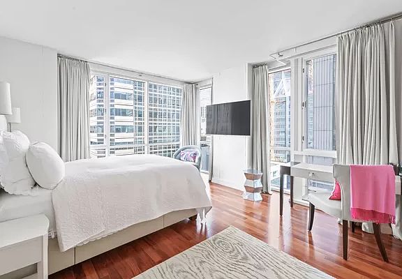 5th image of 60 E 55th St APT 31A