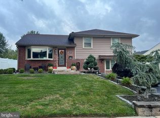 223 Ashford Dr, Broomall, PA 19008