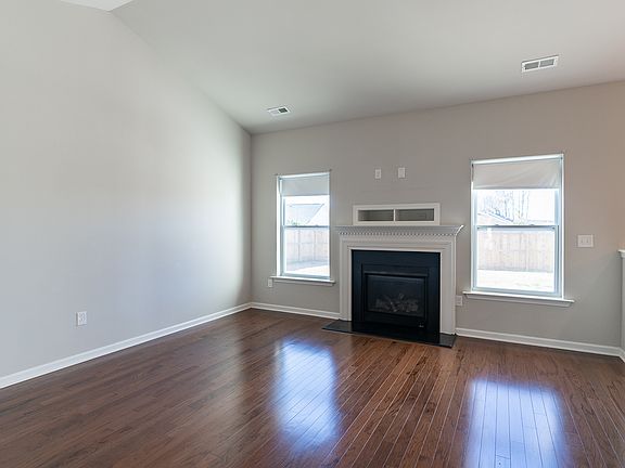 4th image of 28 Averasboro Dr