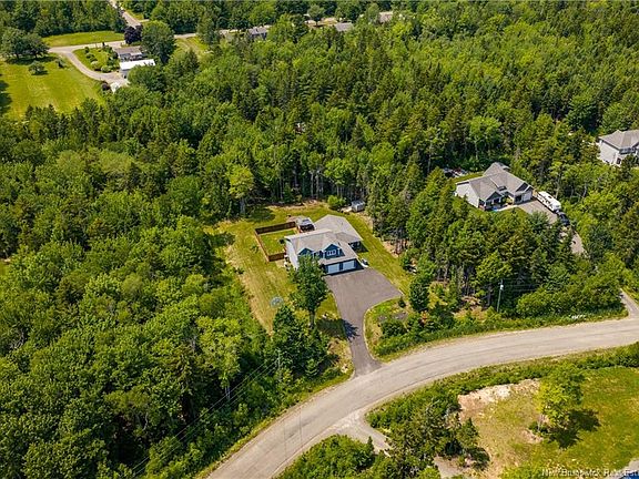 3rd image of 11 Amber Ridge Ct