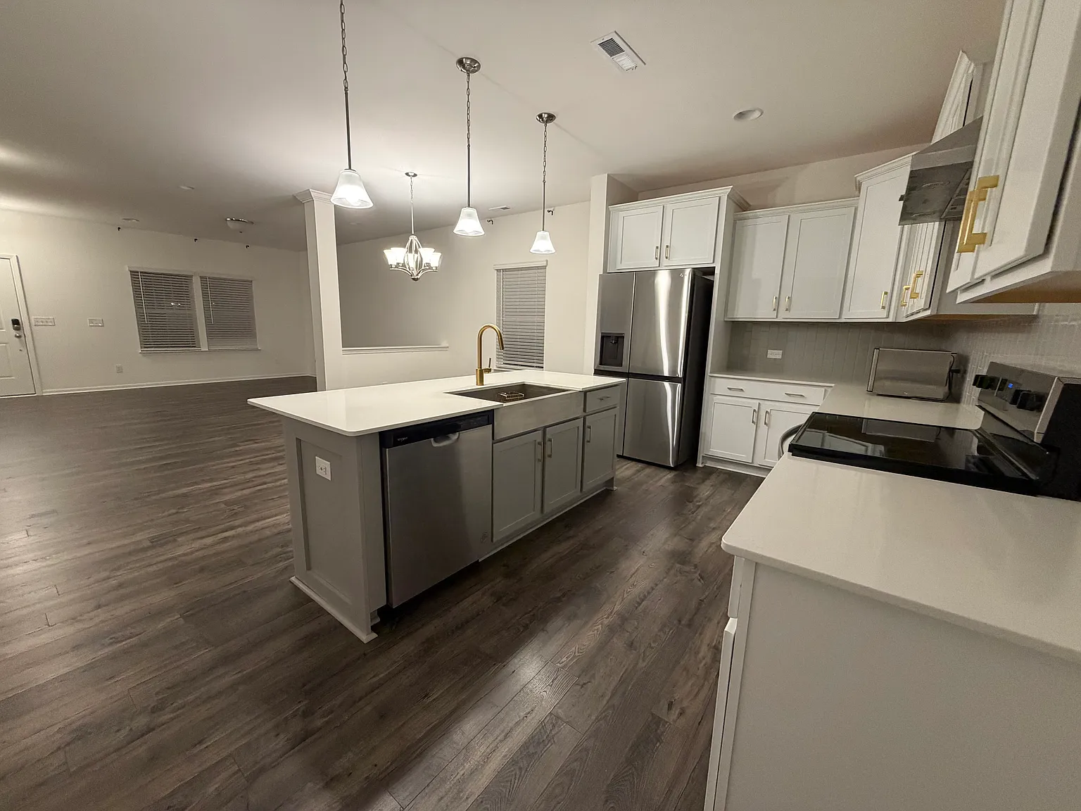 4 bed, 2064 sqft, $2,280 — Photo 2