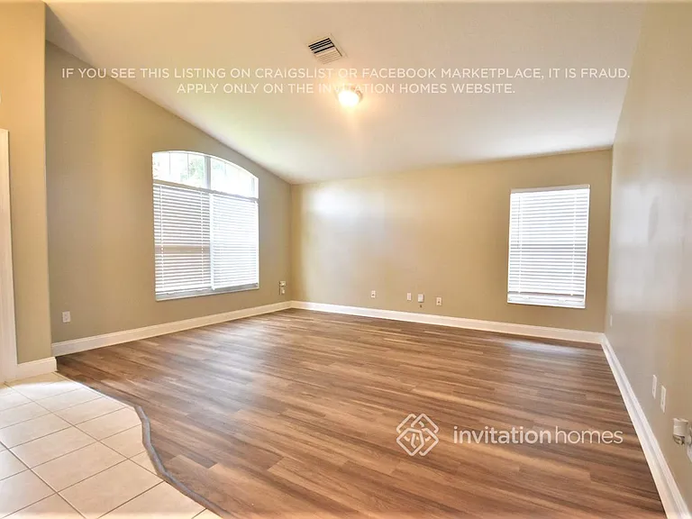 1017 Pelican Ln — Photo 3