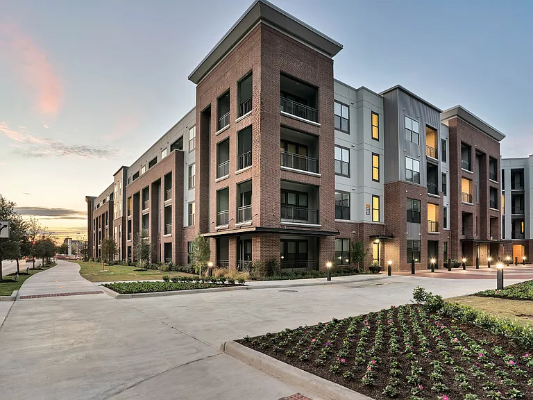 SYNC Sawyer Heights Apartments — Photo 8