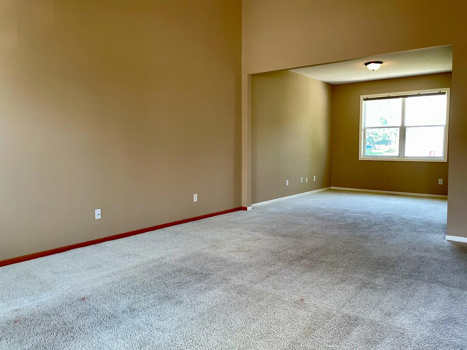 6765 Greenbriar Curv — Photo 2