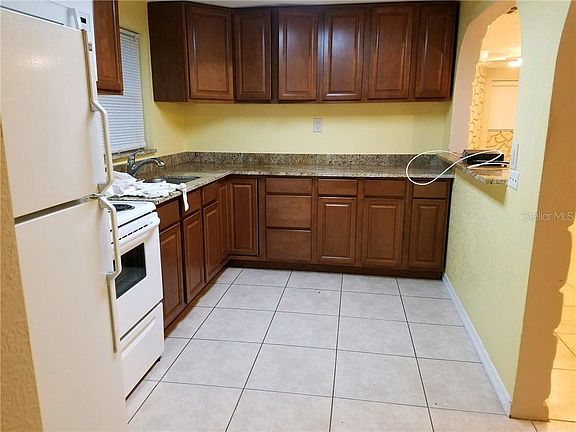 3rd image of 5320 Blue Springs Dr