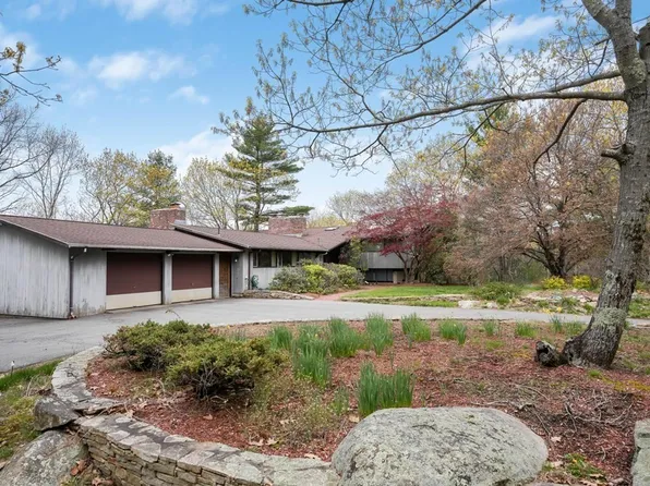 101 High St, Westwood, MA 02090