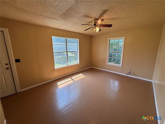 5th image of 1205 E Avenue G