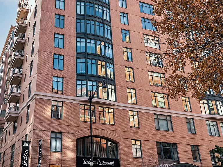 The Lexington at Market Square — Photo 44