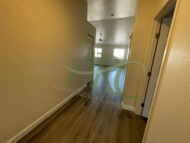 949-951 S Harmony Ln — Photo 3