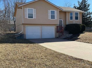7313 SW 25th Ct, Topeka, KS 66614