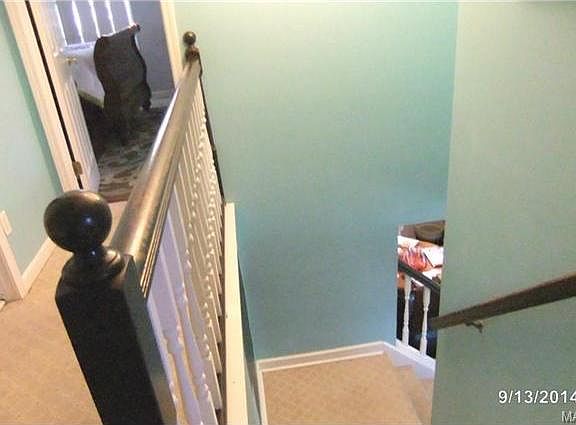 2nd image of 10 Saint James Ct