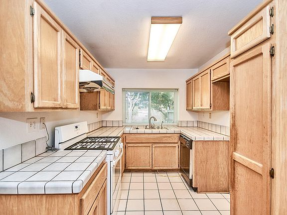 5th image of 13148 Pinnacle Ct
