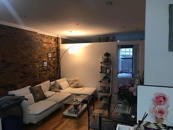 3rd image of 166 Elizabeth St #2DA