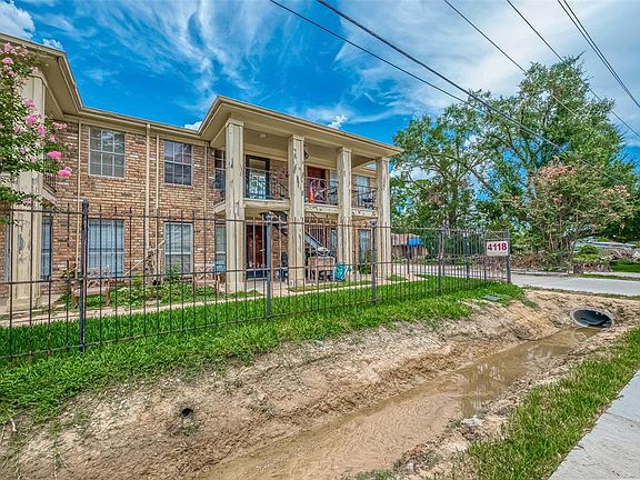 3rd image of 4118 Sherwood Lane #1