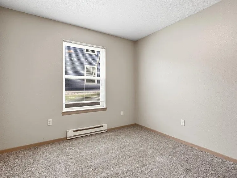 Campus View Apartments — Photo 11