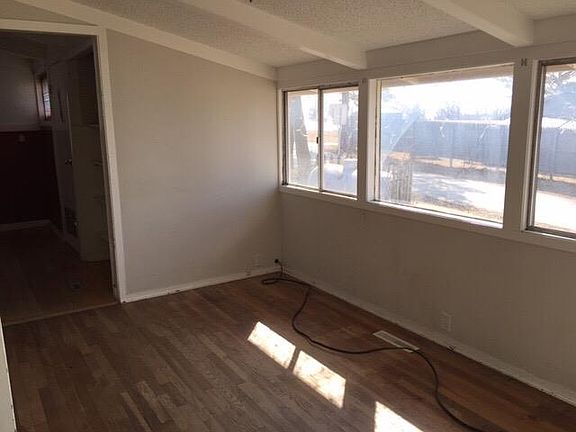 2nd image of 18403 Holmes St