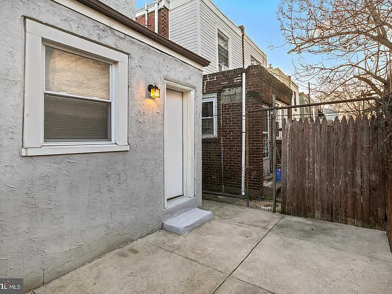 2111 Mifflin St — Photo 23