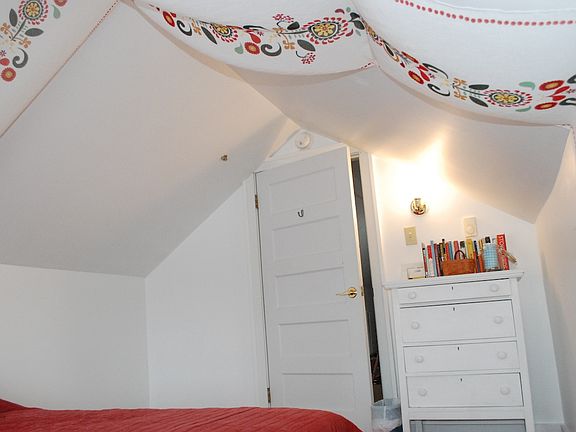 Upstairs room 2