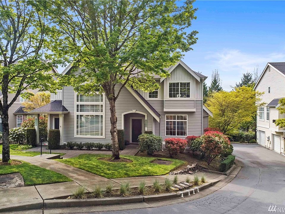 Luxury Living in Lakemont Crest!