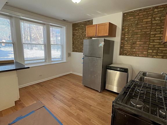 3rd image of 2151 N Sawyer Ave #G