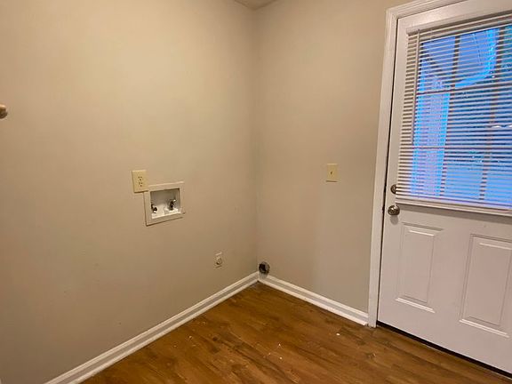 4th image of 115 Oak Park Ct #117